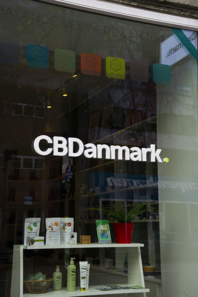 billedet viser butiksfacaden af Jagtvej CBDanmark