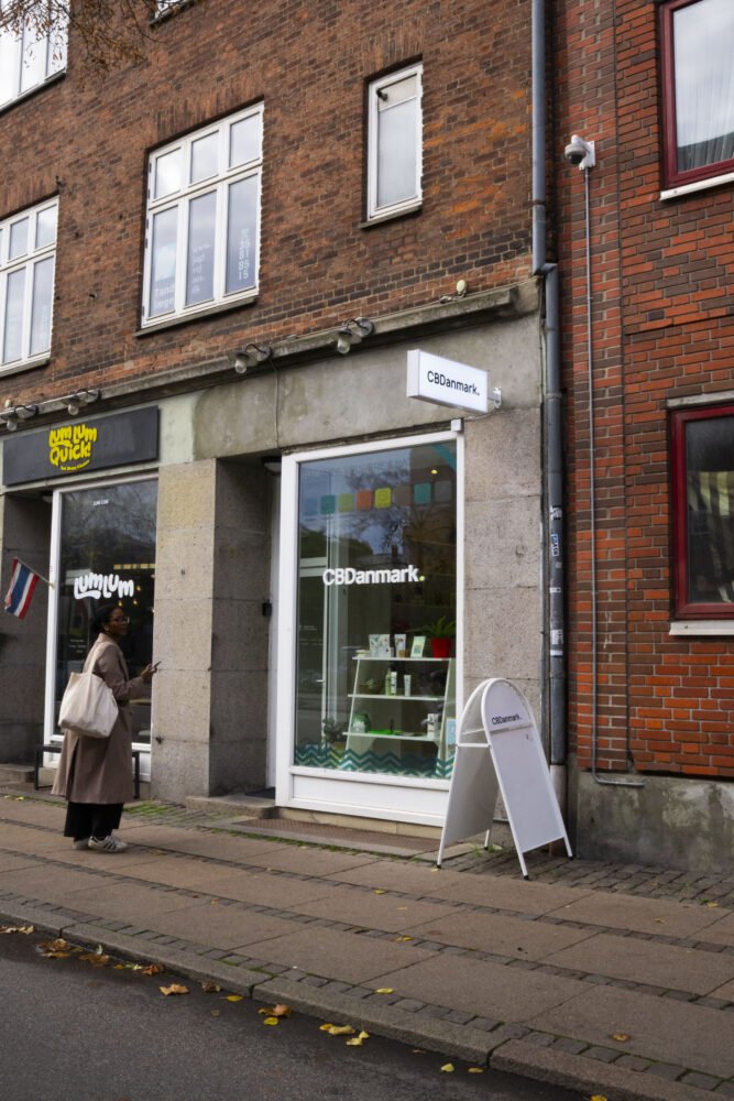 billedet viser butiksfacaden af Jagtvej CBDanmark