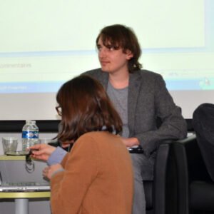 CBD laboratorietest COA – analyserapport med cannabinoidprofil på et bord
